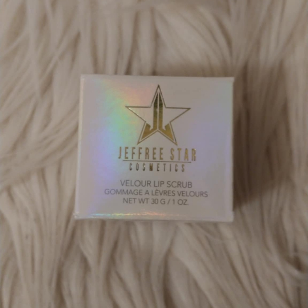 🎄FIRM! NWT JEFFREE STAR COSMETICS VELOUR LIP SCRUB EGGNOG (LIMITED EDITION) - Picture 2 of 13